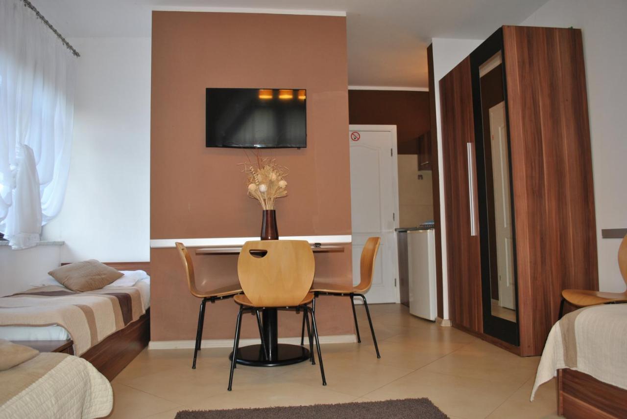 אוסטראון Dog Friendly Dom, Apartamenty Wichrowe Wzgorza Z Basenem Brenna מראה חיצוני תמונה