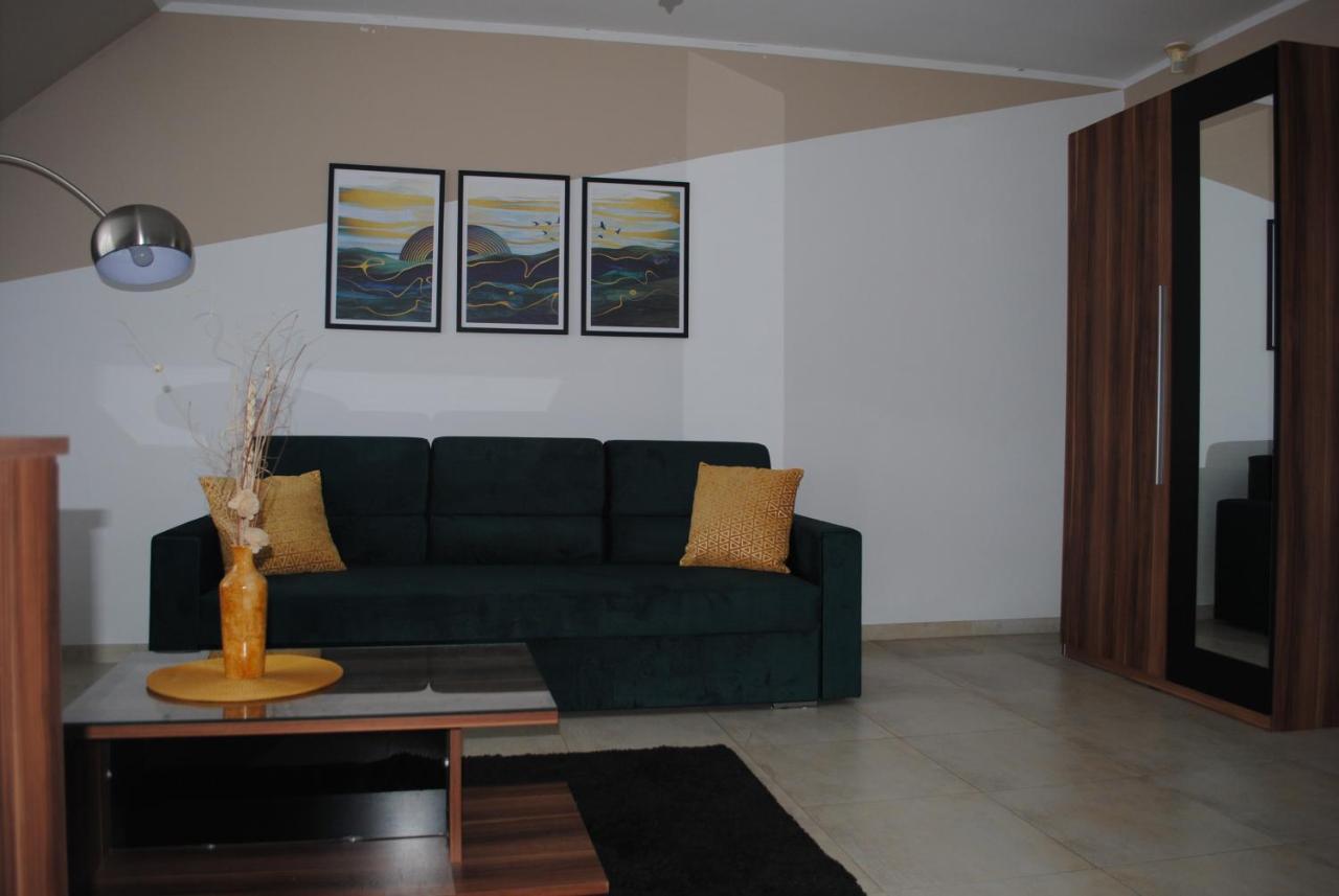 אוסטראון Dog Friendly Dom, Apartamenty Wichrowe Wzgorza Z Basenem Brenna מראה חיצוני תמונה